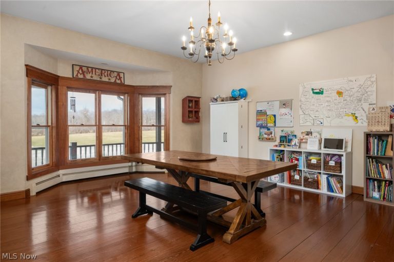 9419 Robinson Road, Chardon, OH - Photo 6