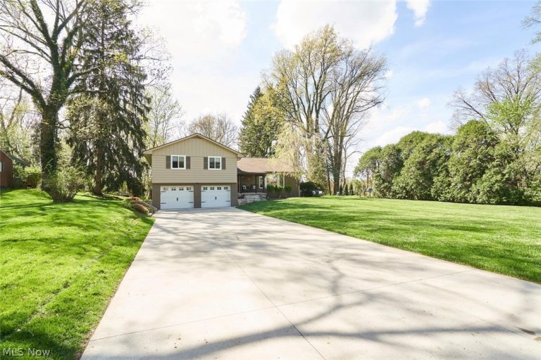 877 Locust Drive, Tallmadge, OH, 44278