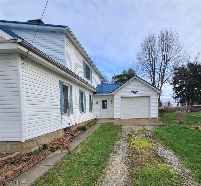 90 Mulberry Street, Mt Pleasant, OH - Photo 2