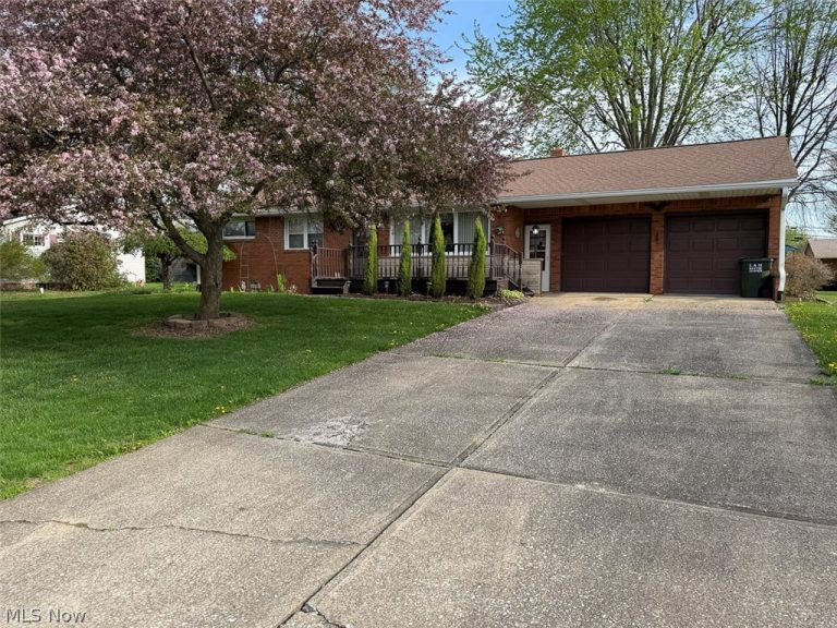239 Fairview Street, Louisville, OH - Photo 2