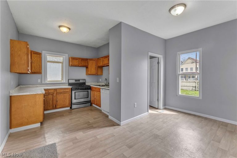 8113 Platt Avenue, Cleveland, OH - Photo 5