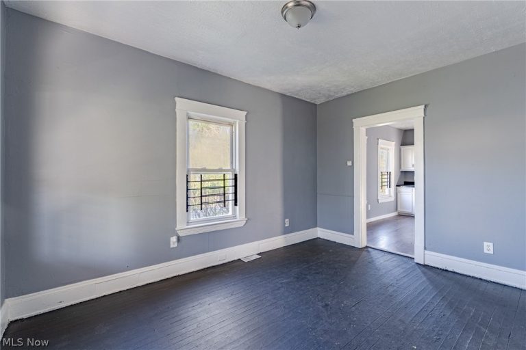 10901 Dove Avenue, Cleveland, OH - Photo 5