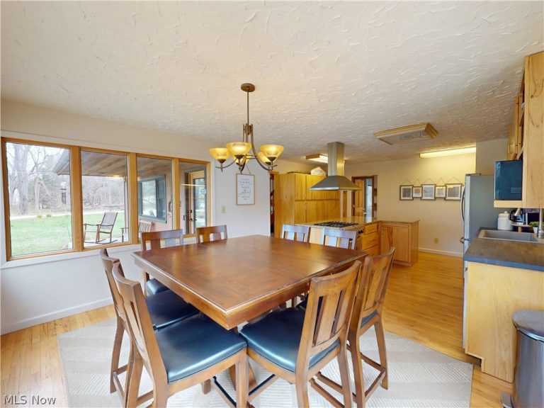 682 Rural Road, Eastlake, OH - Photo 4