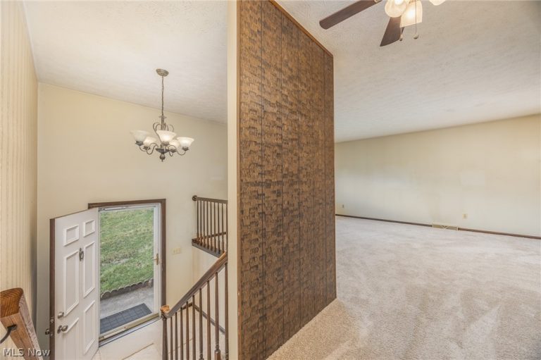 234 Woodlawn Avenue, Belpre, OH - Photo 4