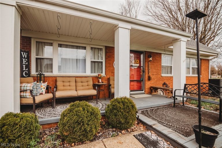 1102 4th Street, Belpre, OH - Photo 4