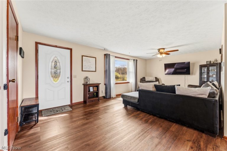 10805 Easton Street, Alliance, OH - Photo 5