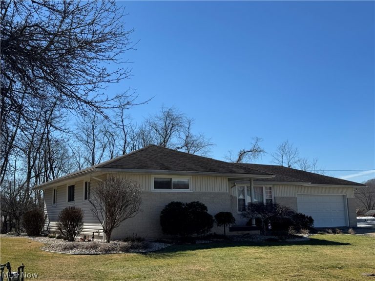 404 Bradfield Drive, St Marys, WV, 26170