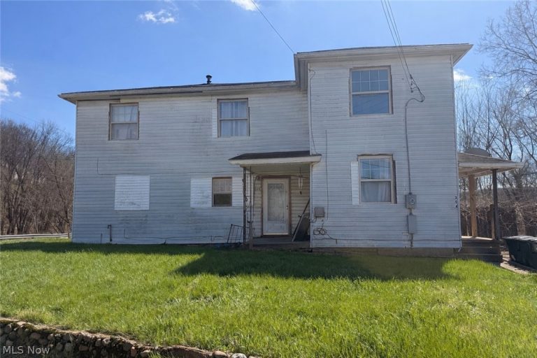 204 Trenton Avenue, Uhrichsville, OH, 44683