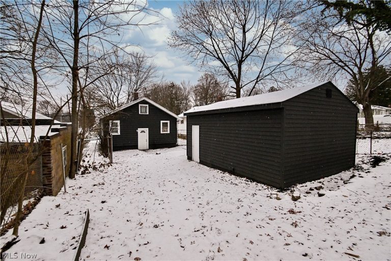 1228 Arnold Avenue, Akron, OH - Photo 3