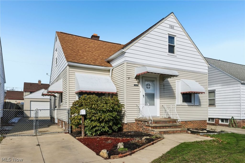 4252 Ridgeview Road, Cleveland, OH