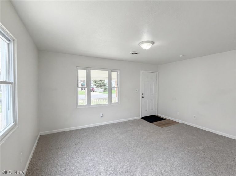 409 Wesley Avenue, Elyria, OH - Photo 3