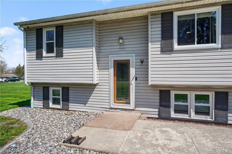 1408 Garfield Avenue, Salem, OH - Photo 2