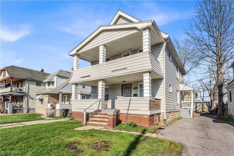 1221 168th Street #UP, Cleveland, OH - Photo 2