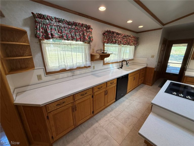 2902 Downeys Hill Drive, Dover, OH - Photo 5