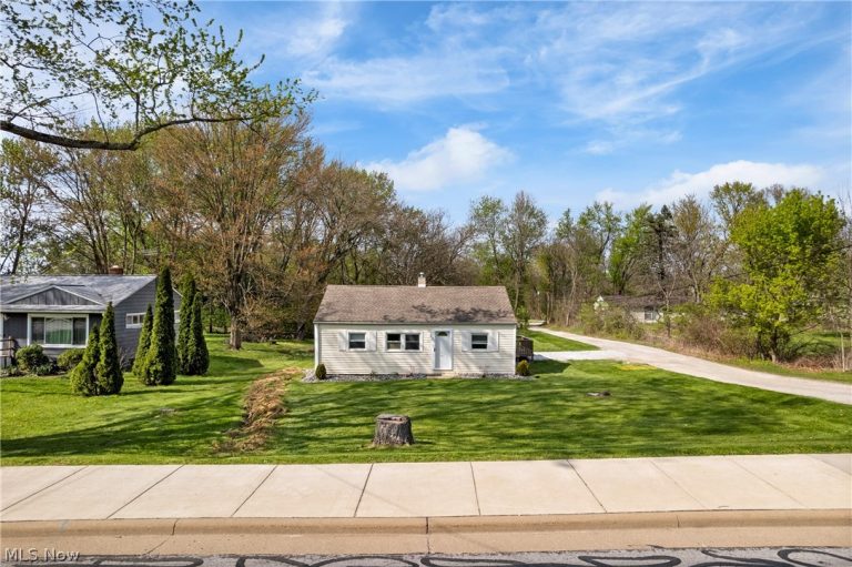 625 Moore Road, Akron, OH - Photo 2