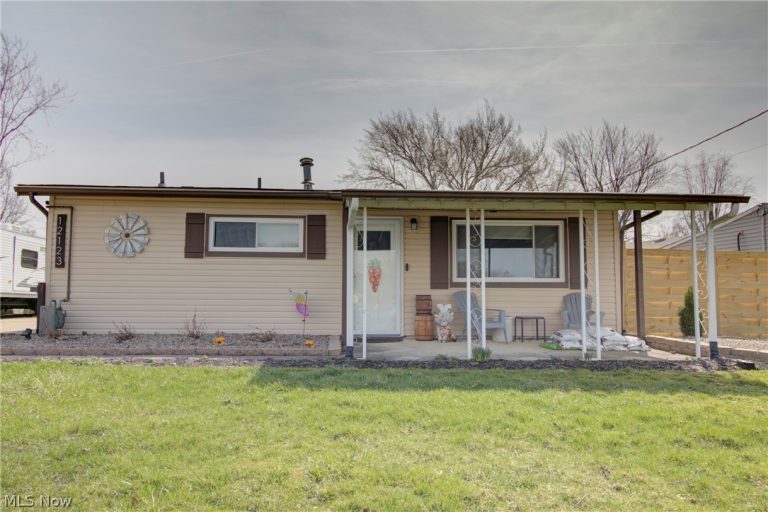 12123 National Drive, Grafton, OH, 44044
