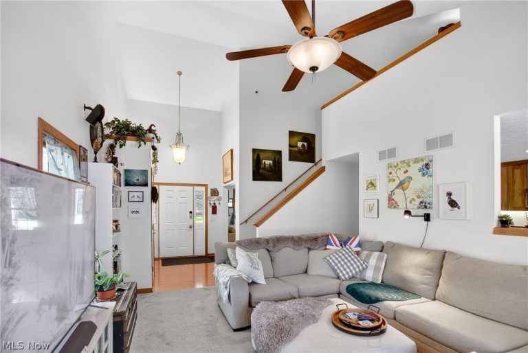 269 Chart Road, Cuyahoga Falls, OH - Photo 6