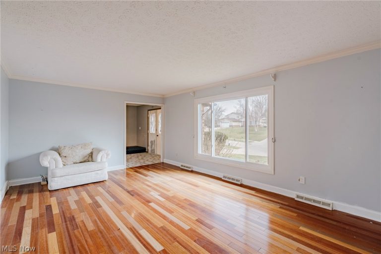 5875 Deepwood Trail, Solon, OH - Photo 5