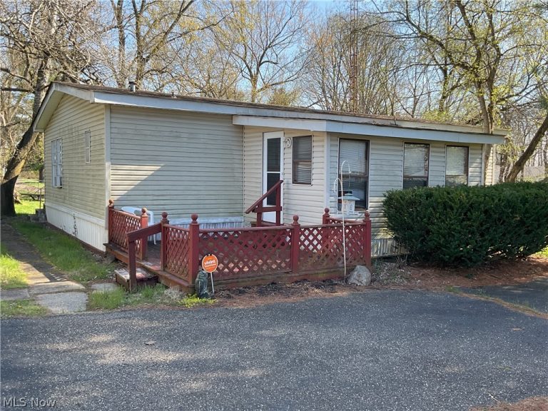 3812 Mahoning Road, Canton, OH, 44705