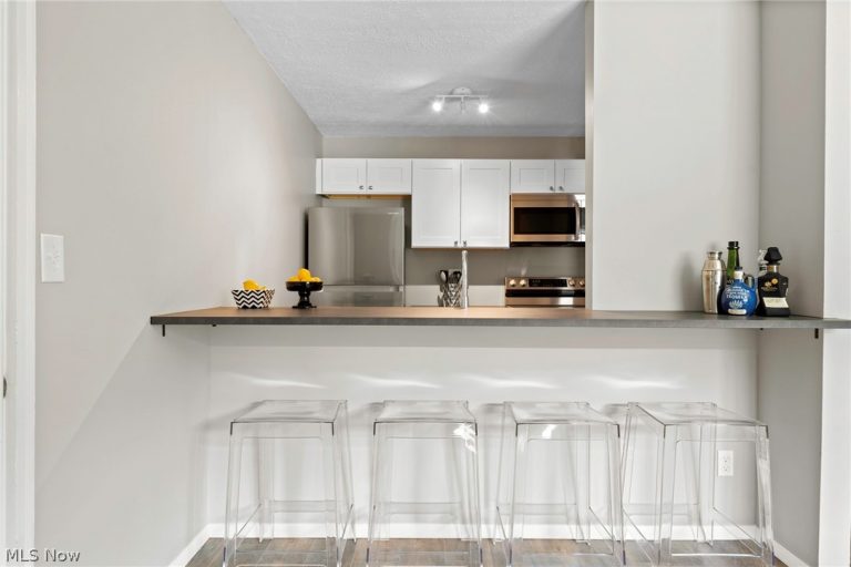 10524 Clifton Boulevard #301, Cleveland, OH - Photo 3