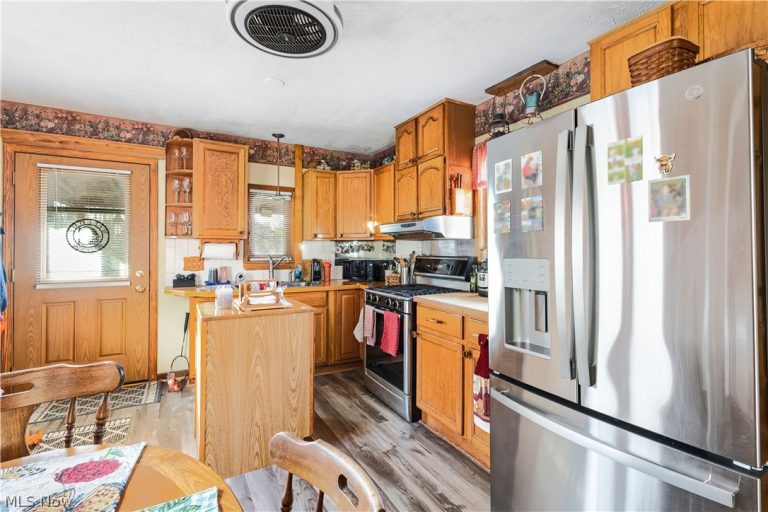 18990 New Gottengen Road, Salesville, OH - Photo 5
