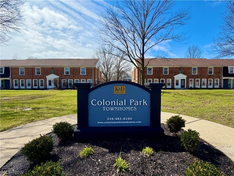 11 Trenton Square #T27, Euclid, OH - Photo 4