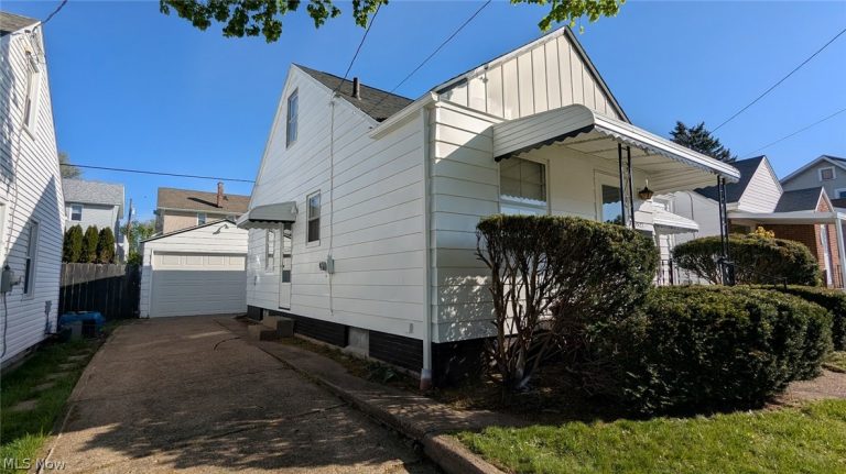 1527 Norwood Place, Canton, OH - Photo 2