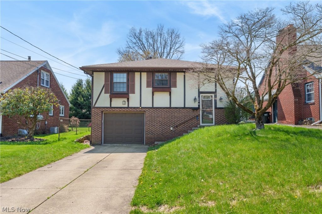 208 Bonnett Street, North Canton, OH
