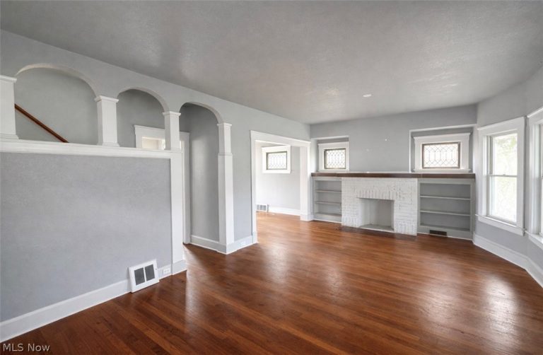 11918 Buckingham Avenue, Cleveland, OH - Photo 2