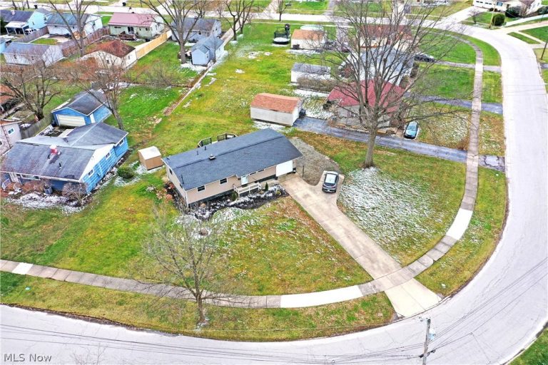 2401 Stewart Drive, Warren, OH - Photo 4