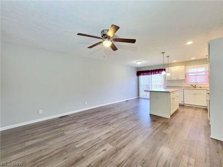 3411 7th Avenue, Parkersburg, WV - Photo 2