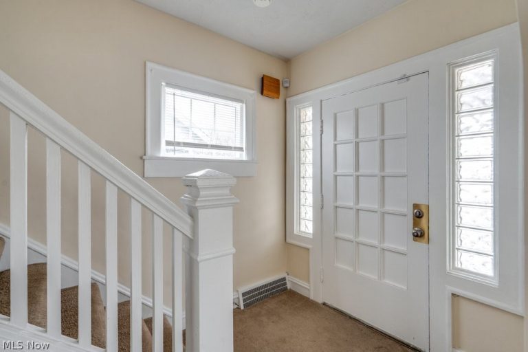 3345 Berkeley Road, Cleveland Heights, OH - Photo 2