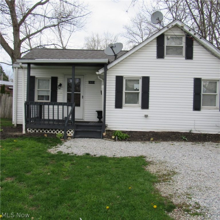 2809 Shelburn Avenue, Akron, OH - Photo 3