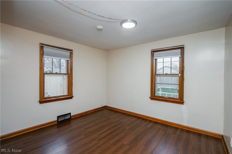 1014 Roslyn Avenue, Canton, OH - Photo 6