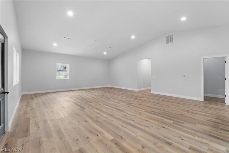 509 Pine Street, Beach City, OH - Photo 2