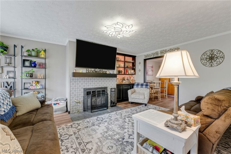 13 Meadowlawn Drive ##2, Mentor, OH - Photo 4