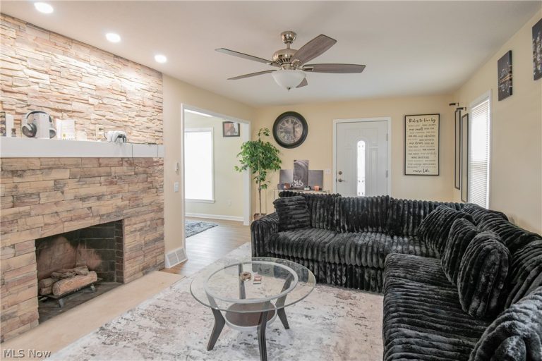 1121 Woodward Avenue, Akron, OH - Photo 4