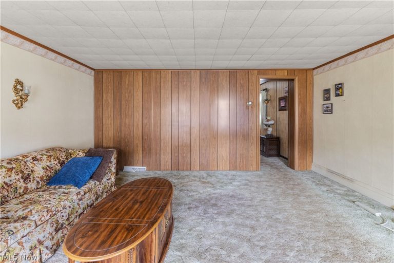 210 Grant Street, Newell, WV - Photo 5