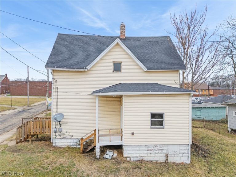 1024 Rex Avenue, Canton, OH - Photo 4