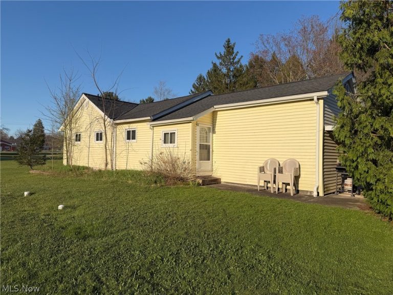 13268 Shady Lane, Chesterland, OH - Photo 3