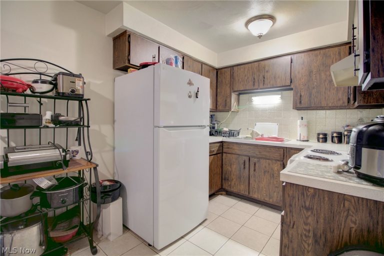1505 Herbert Drive, Lorain, OH - Photo 8