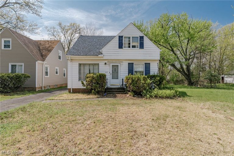 1004 Woodview Road, Cleveland Heights, OH, 44121