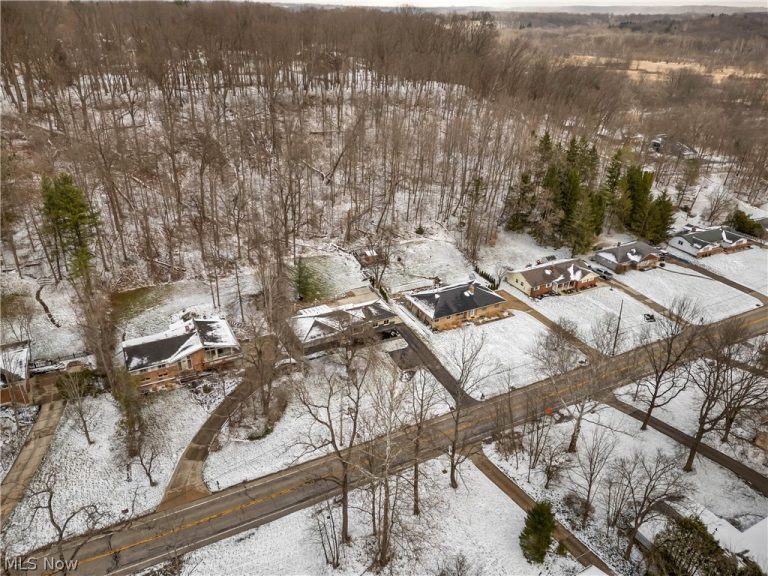10905 Greenhaven Parkway, Brecksville, OH - Photo 4
