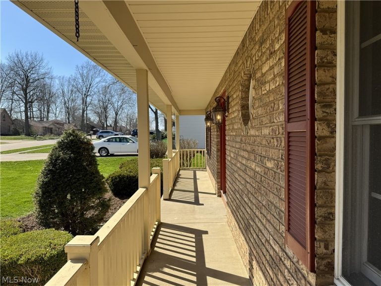 733 Austin Drive, Barberton, OH - Photo 5