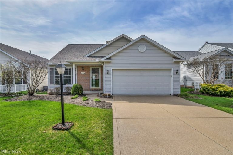 12804 Heritage Trail, North Royalton, OH - Photo 2