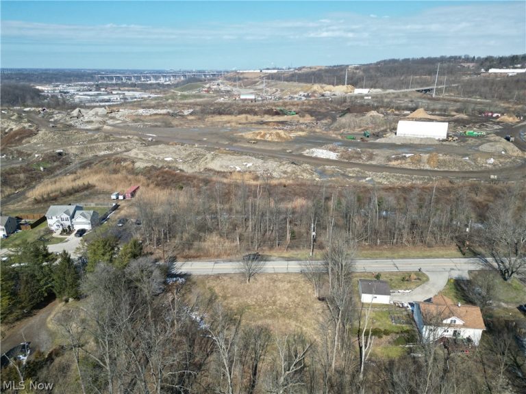 6579 Hathaway Road, Valley View, OH - Photo 6