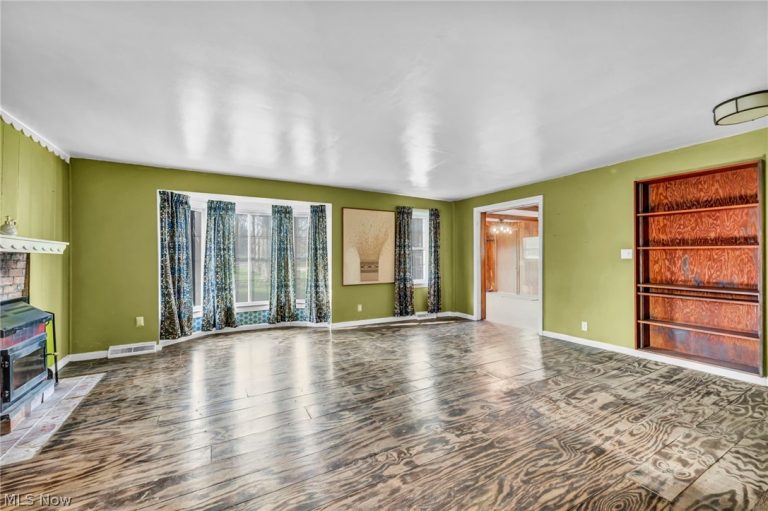 2526 River Road, Willoughby Hills, OH - Photo 6