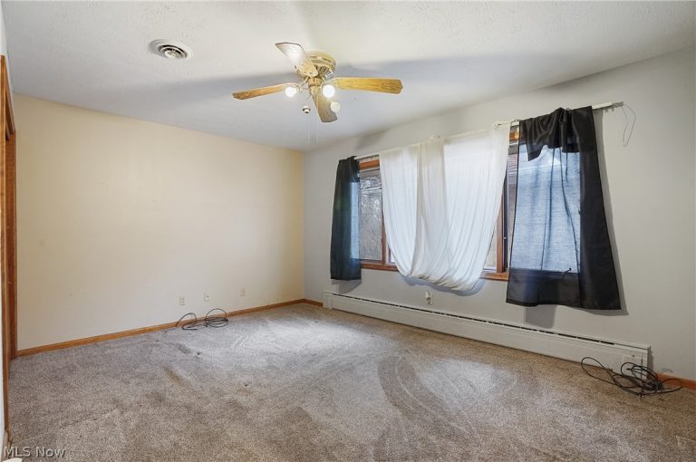 23501 Effingham Boulevard, Euclid, OH - Photo 6