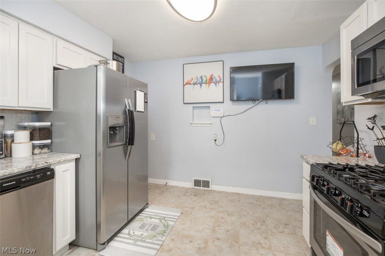 370 Taft Avenue, Bedford, OH - Photo 8