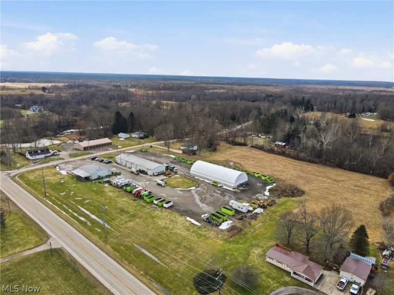 1489 State Route 45, Rock Creek, OH - Photo 3